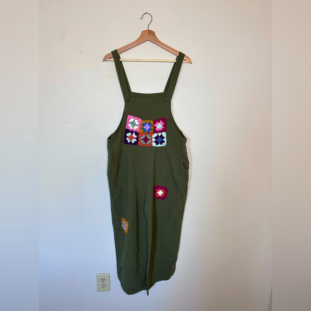Womens Olive Green Jumpsuit Size M Adjustable Straps Crochet Pocket Comfortable